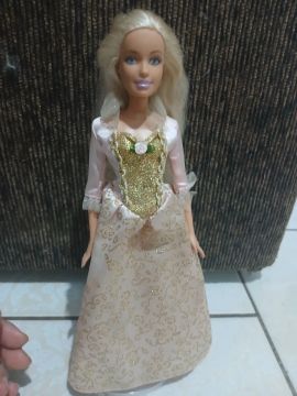 Barbie Anneliese Princesa e a Plebeia