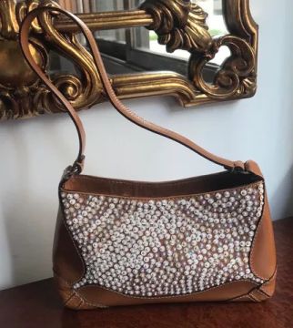 Bolsa lívia em couro caramelo bordado