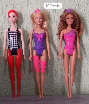 Bonecas Barbie  e acessórios em ótimo estado!