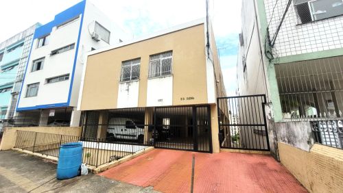 2/4 Espaçoso, Com Dependência e Garagem no Lannat Barbalho.