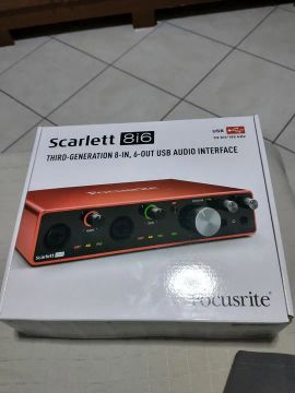 Interface de Áudio NOVA - Focusrite Scarlett 8i6 3ª Geração