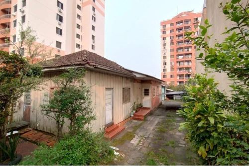 Um excelente terreno no bairro Cristo Redentor, zona norte de Porto Alegre, com uma área p