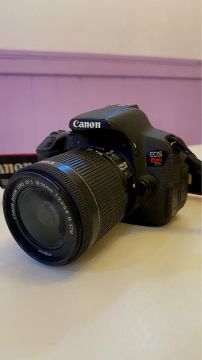 CAMERA CANON EOS REBEL T5i + LENTE 18-55mm