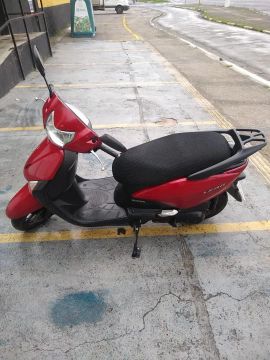 Honda Lead 110 - Vermelha - Ótimo estado