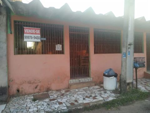 Alugo casa no Universitário 3 próximo a padaria, academia, posto de saúde e escolas.