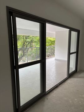 Porta Sacada 4 folhas, 3,80 x 2,10 (LxA)