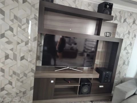 Estante de sala