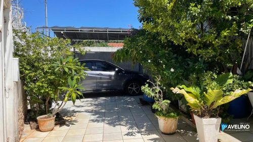 Sobrado Amplo à Venda  Bairro Amambaí