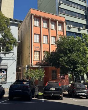 BENTOALVES aluga loja térrea com 2 ambientes no Centro de Caxias do Sul-RS