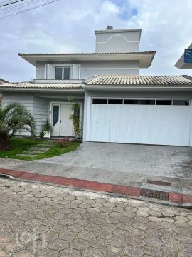 Casa à venda em Saco Grande com 232 m², 3 quartos,