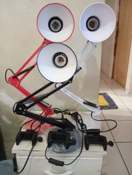 Luminária De Mesa Articulada Abajur Pixar Base Ou Garra