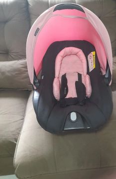 Carrinho de bebe e bebe conforto 