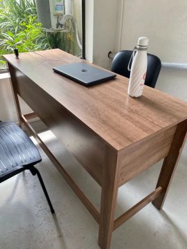 Mesa de Escritório em MDF - Nova + mesa de cabeceira 