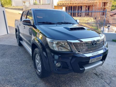 Toyota hilux CD Srv 3.0 4X4 ano 2014