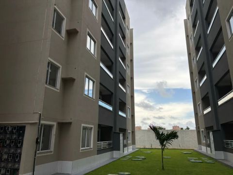 Alugo apto cond. Village Prime Calhau I, 5° andar nascente, 02 qts.