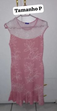 Vestido Rosa Floral com Detalhe em Renda