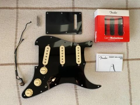 Escudo Completo = Fender Noiseless Gen4 (Strato) + Elétrica Roslen