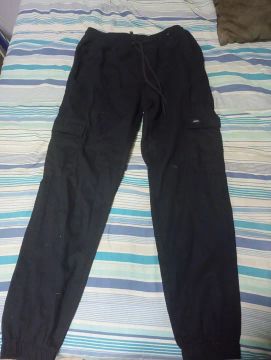Calça Cargo Preta semi-nova