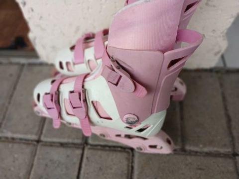 Par de patins n. 37   50.00 