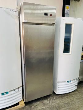 REFRIGERADOR INOX 01 PORTA 