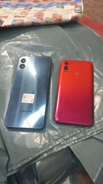 Dois Smartphones Usados - Samsung e Motorola