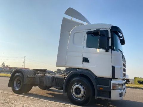 Scania 124 400 4x2 Ano 2003 Defletor Cama Grande Maleiro Bom  de Pneus