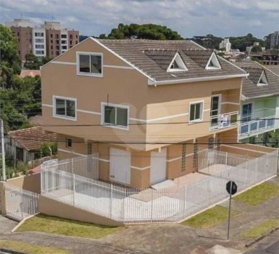 Sobrado para venda com 268 metros quadrados com 2 quartos em Tingui - Curitiba - PR