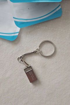 Pendrive Novo em metal Ótima Qualidade (Não entrego)