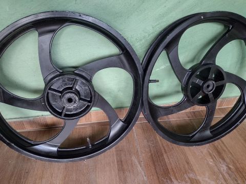 Rodas de liga leve para moto Titan ou Fan seminova