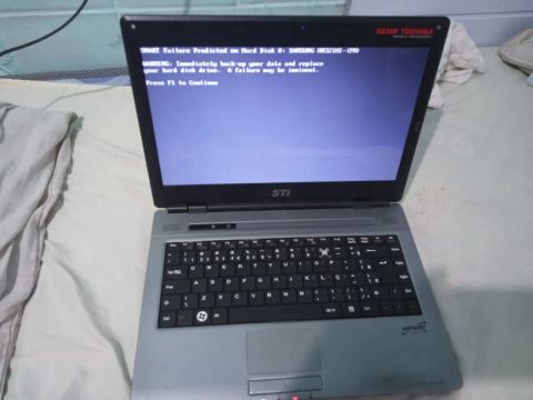 Notebook SEMP TOSHIBA com defeito no HD