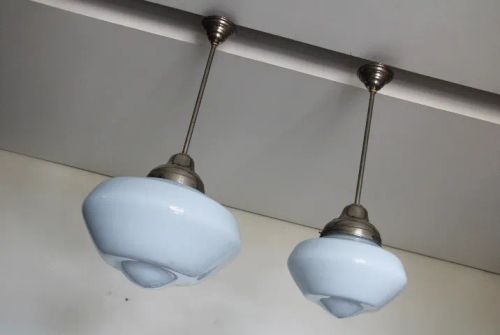 Lustres Opaline Grande Formato com Metais Prateados ( Conj )  Anos 50
