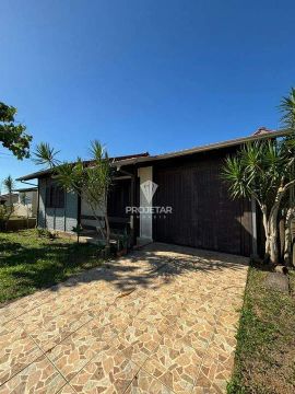 EXCELENTE CASA À VENDA NO PAÍQUERÊ  ARARANGUÁ!