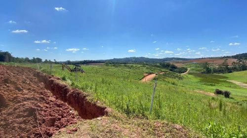 Lotes de 500m² em Cotia  Condomínio Fechado com Natureza e Infraestrutura em Andamento