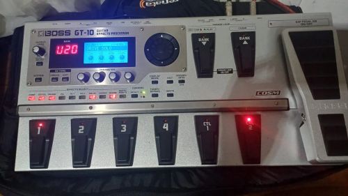Pedaleira de Guitarra Boss GT-10