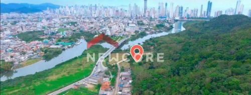 Lote em Rua Avelon Cordeiro - Nova Esperança - Balneário Camboriú/SC