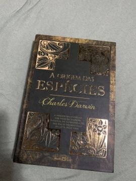 Livro capa dura A Origem das Espécies