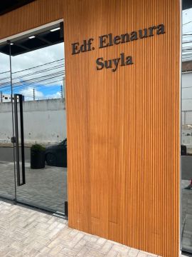 Prédio com 3 pavimentos e cobertura 