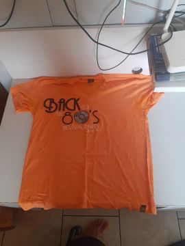 Camiseta Back to 80's Revival Party Laranja perfeita para ambos os gêneros 