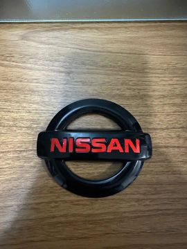 Emblema Nissan