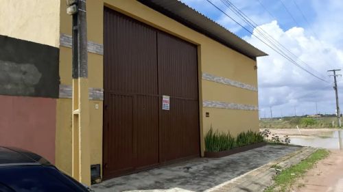 VENDO GALPÃO EM PARNAMIRIM, COM ÁREA DE 300 M2 TODO PRONTO NO VALOR DE 200 MIL.