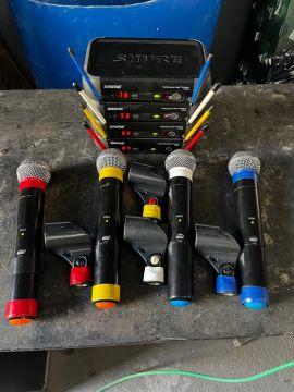 Kit de Microfones Sem Fio Shure PGX4 - 4 Canais