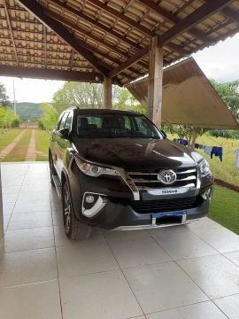 Toyota SW4 Hilux 7 lugares Flex
