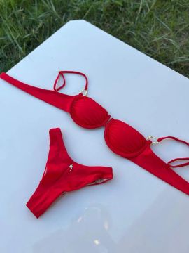 Biquíni Linha Premium Vermelho com Detalhes Dourados