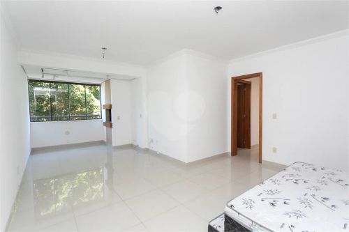 Apartamento com 3 quartos para locação em Chácara Das Pedras - RS