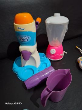 Brinquedo de Faz de Conta - Máquina de Sorvete e Liquidificador