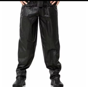 Vendo calça de chuva capa pra motoqueiro modelo original tamanho M