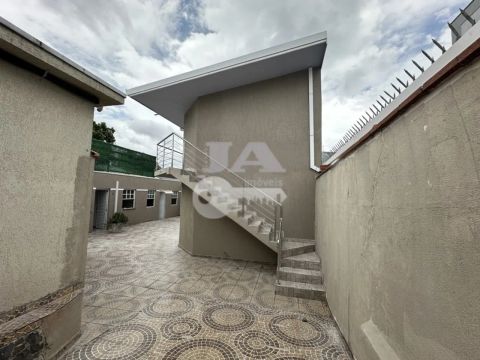 Casa Residencial com 1 quarto para alugar por R$ 1250.00, 20.00 m2 - CAPAO RASO - CURITIBA