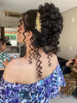 Maquiagem e penteado a domicílio 