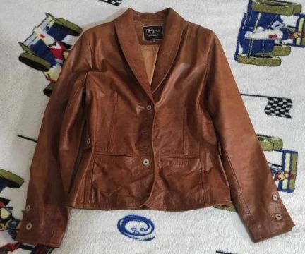 Blusa De Couro Original Da Argentina Tamanho M (Usado)