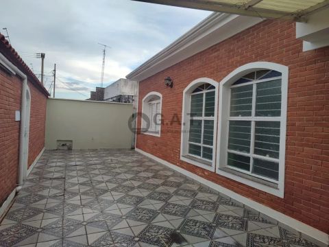 CASA À VENDA NO JARDIM SANTA ROSALIA - SOROCABA/SP